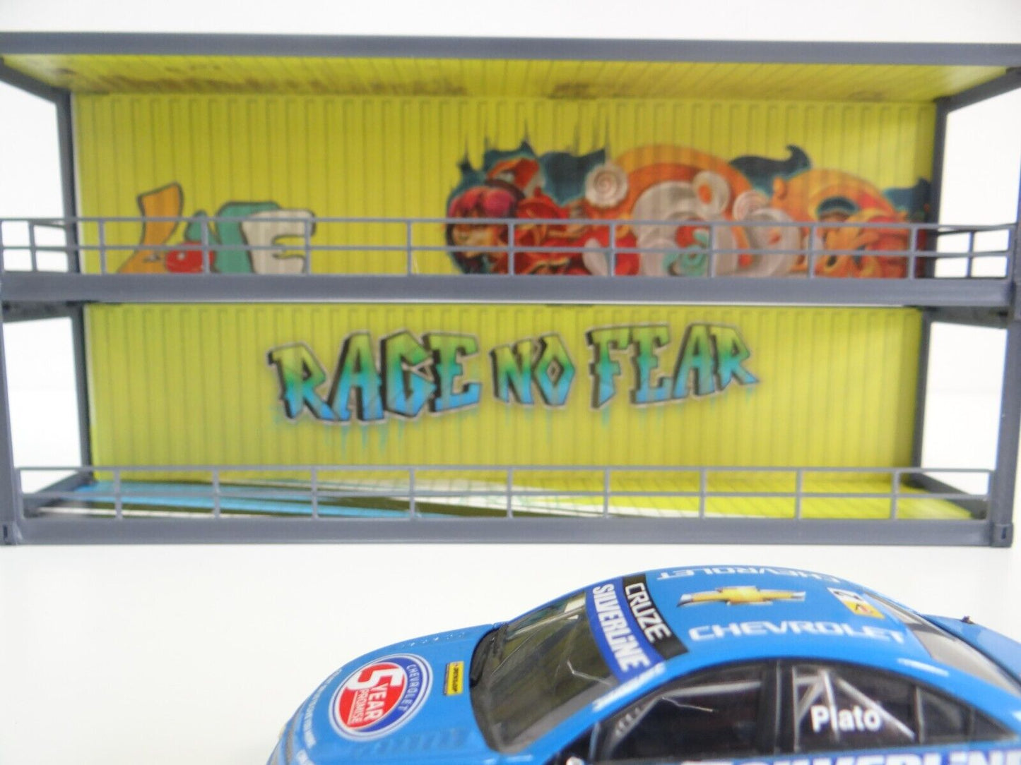 Unique diorama design