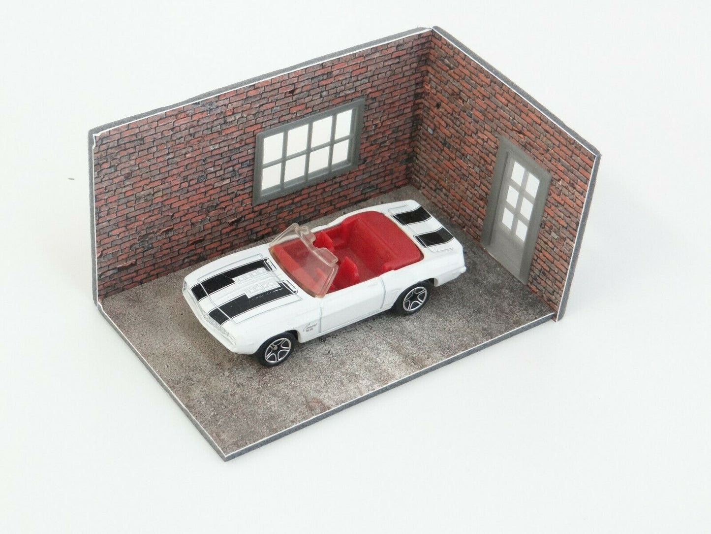 Diecast display size 64