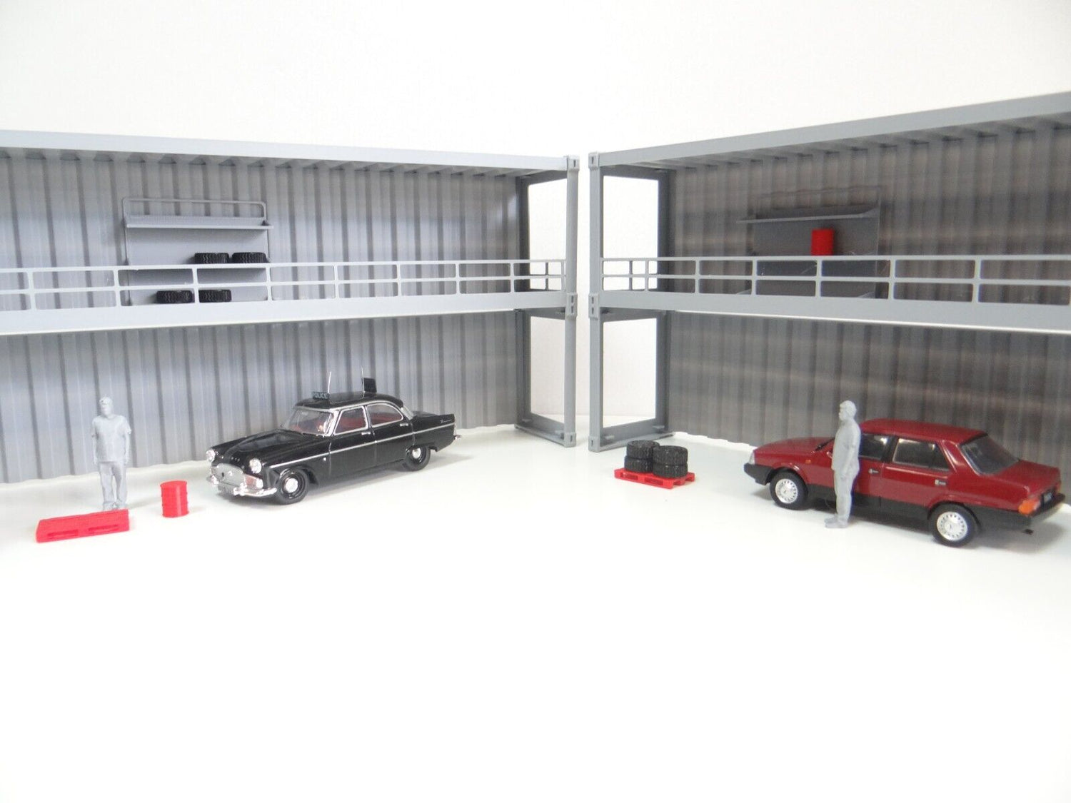 Diorama Tribune size 1:43
