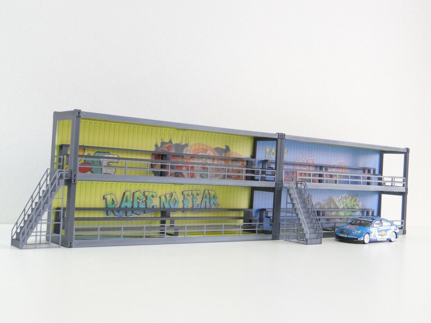 Race tribune size 1:43