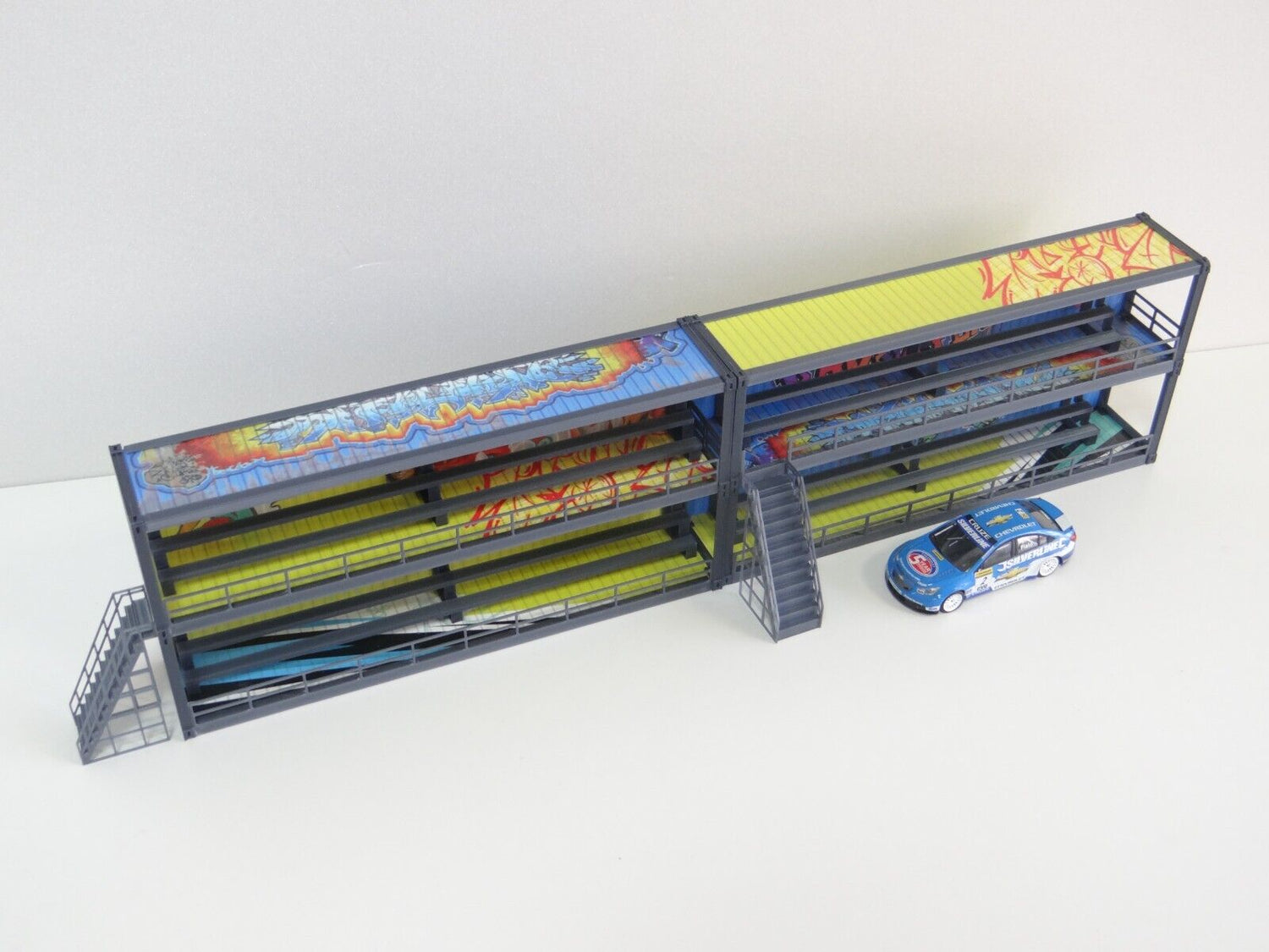 Race tribune size 1:43