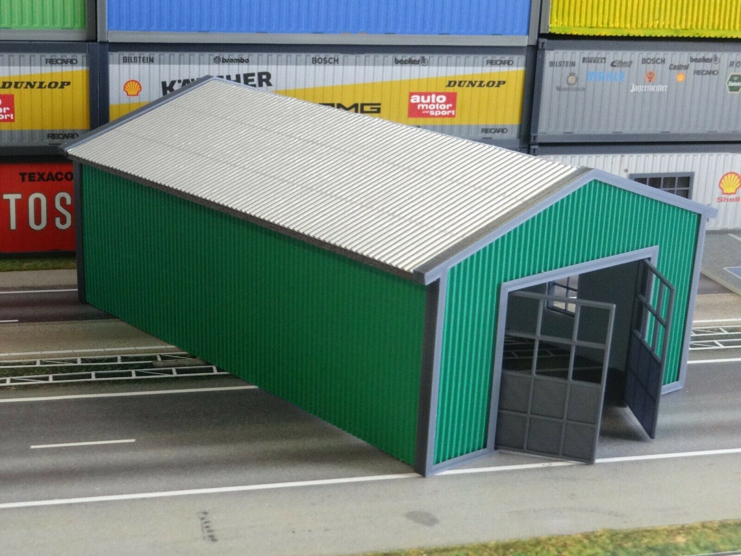 Diorama garage scale 1:43