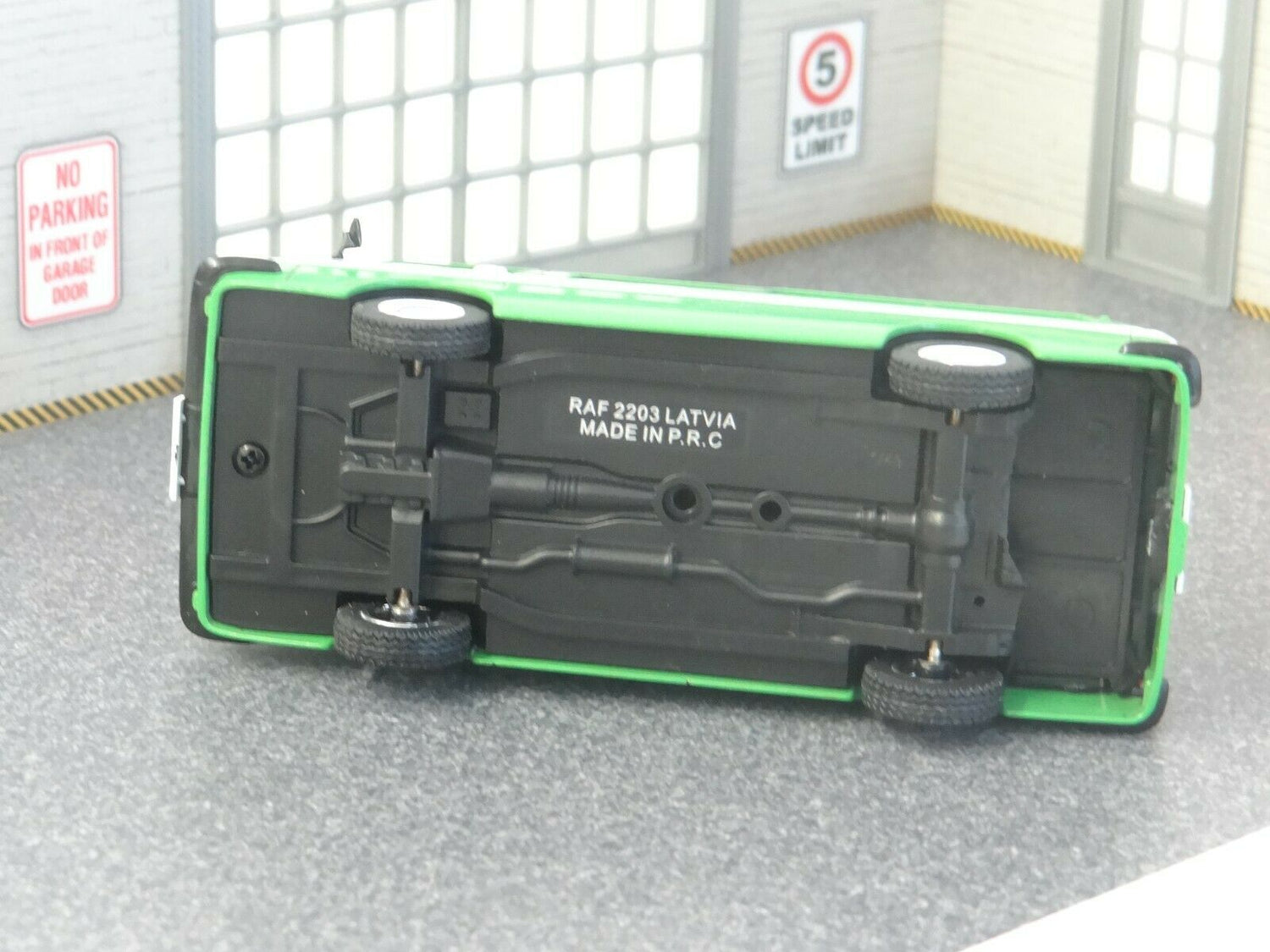 Car display 1:43