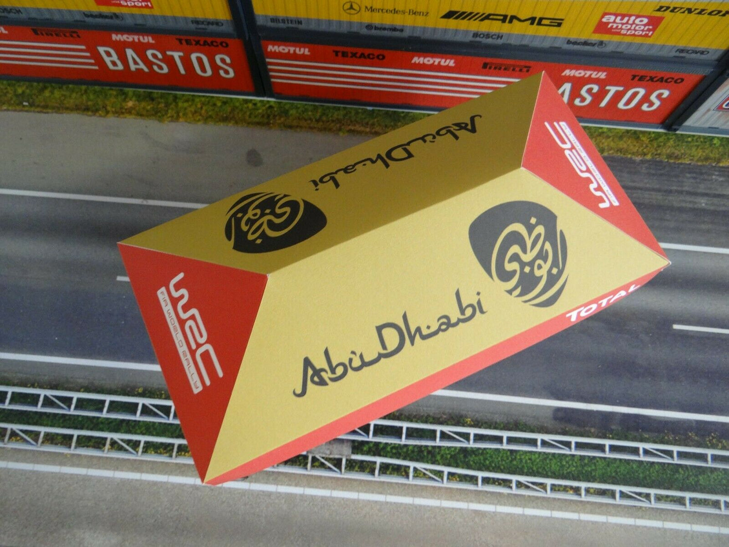 Car display size 1:24
