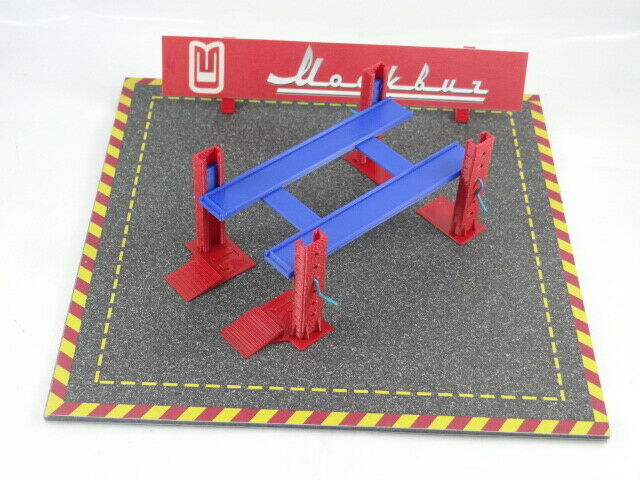 Diorama display size 1:43