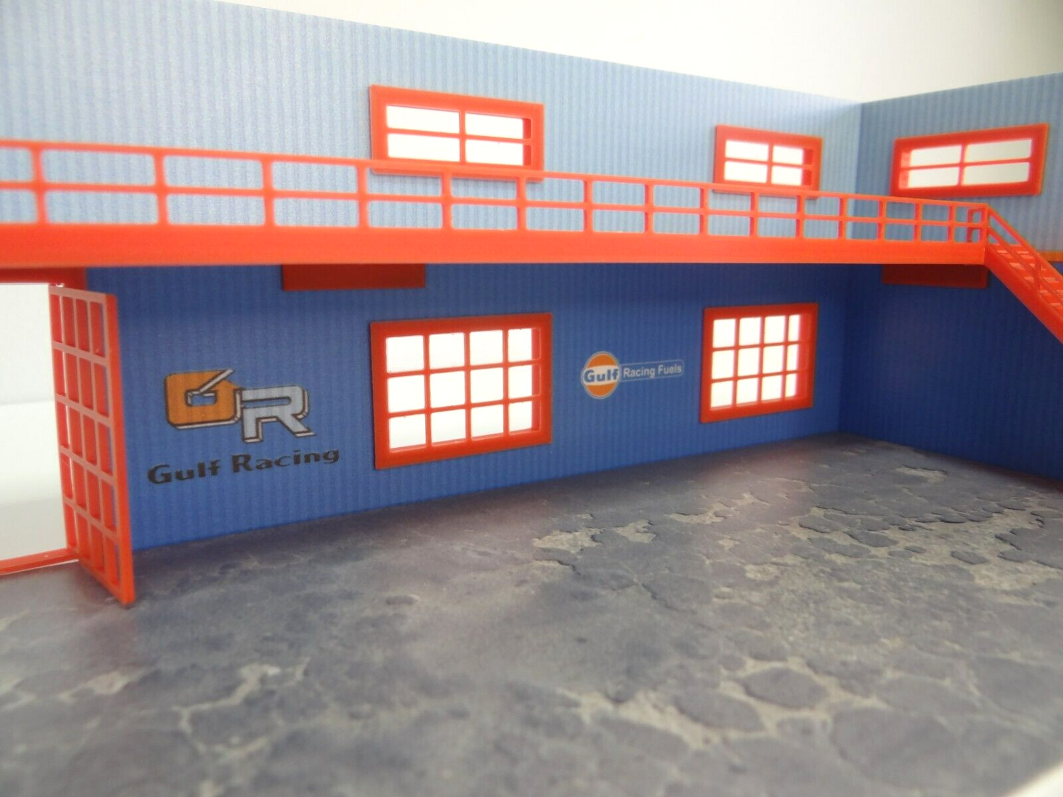 Diecast display size 64