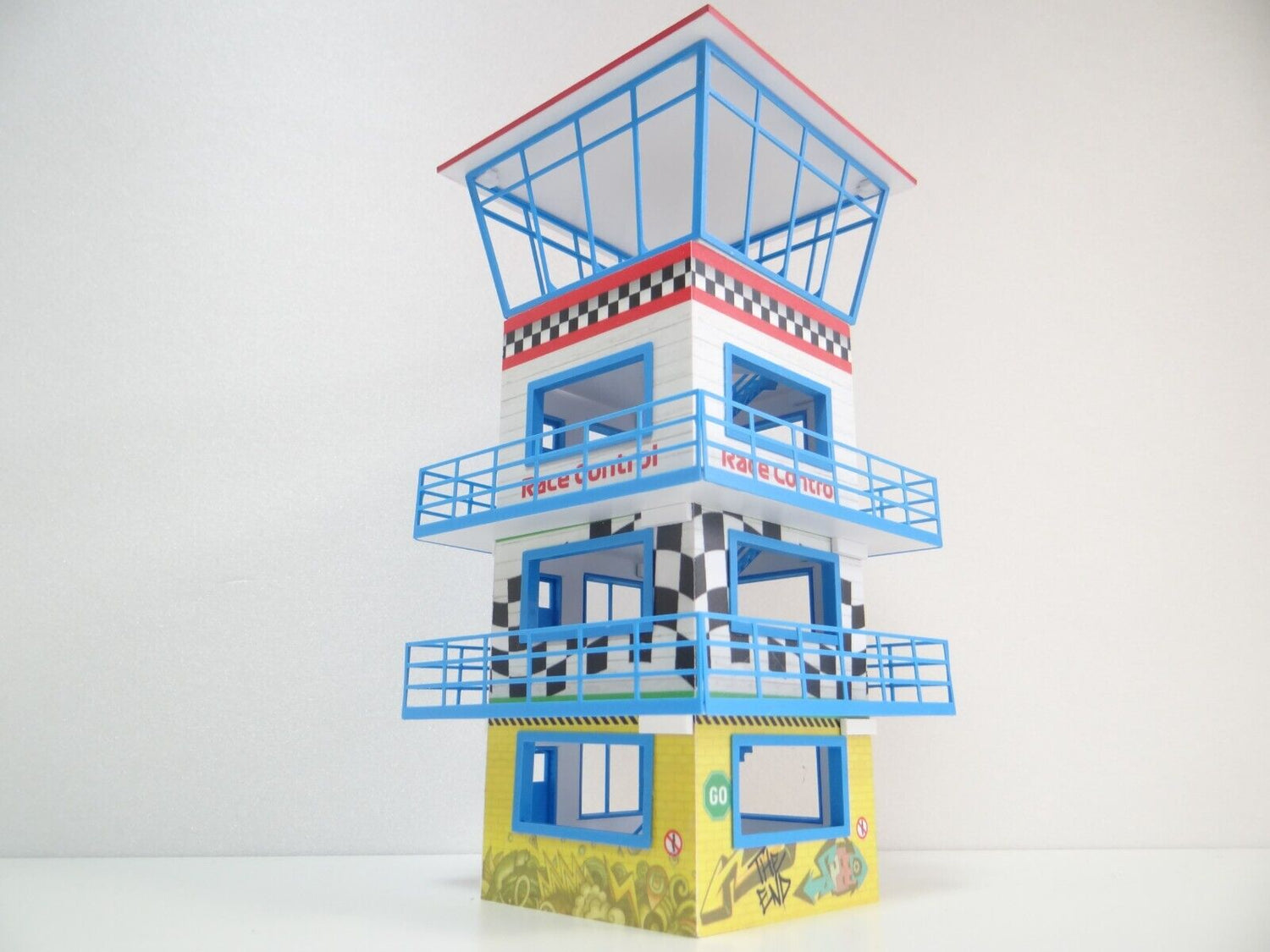 Detailed 1:43 scale rally race tower for diorama display