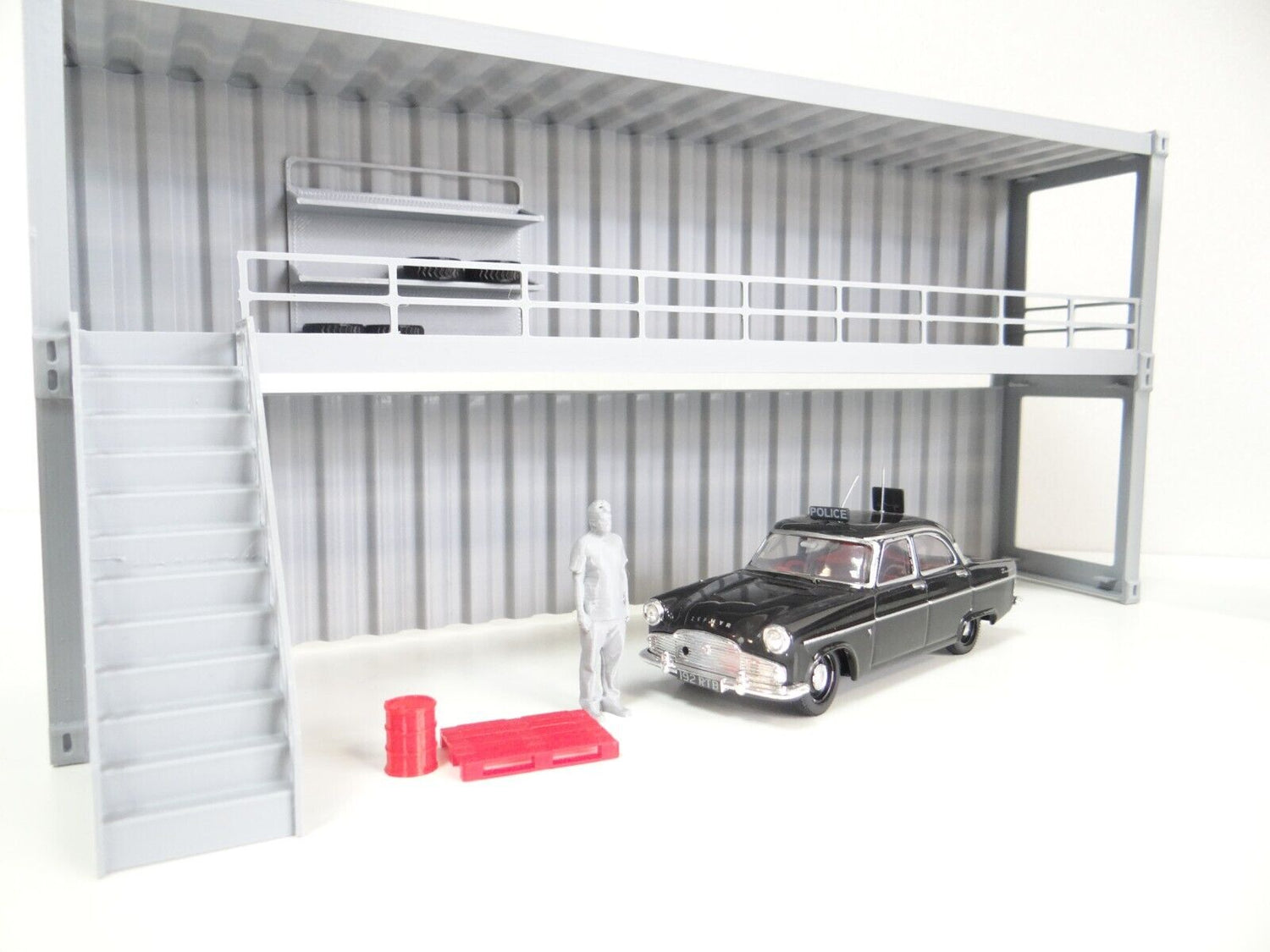 Race tribune size