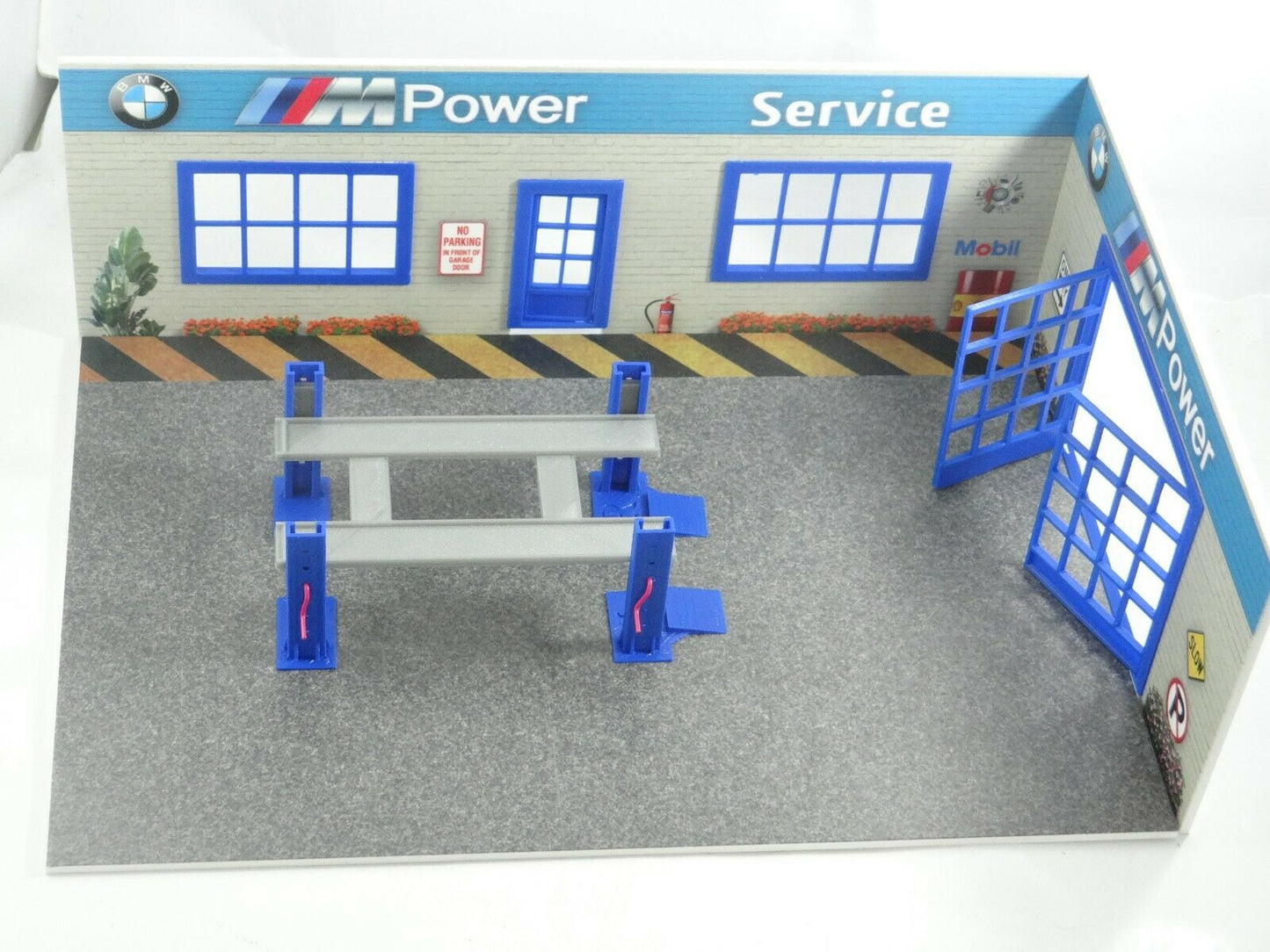 Car display size 1:43