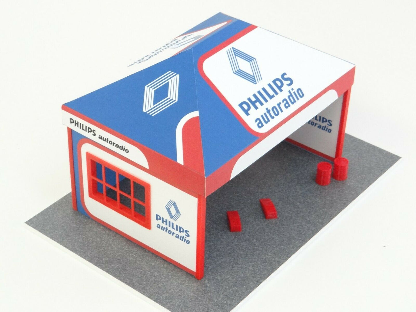 Diorama display