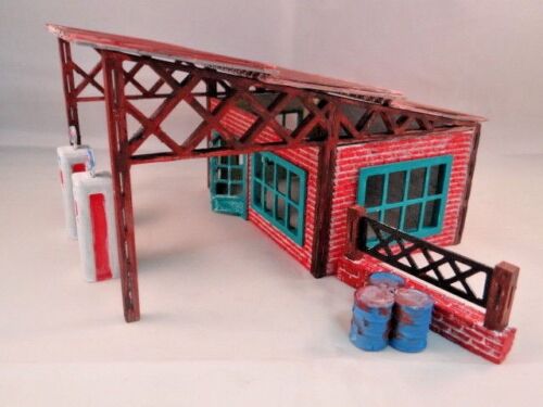 NEW Diorama Gas Station in Scale 1:60 / 64 Brand New , Plastic Parts